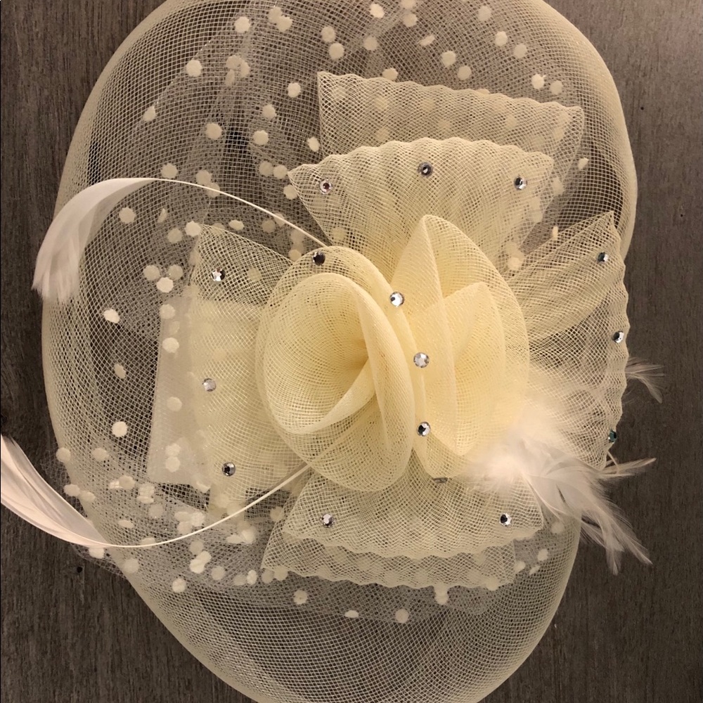 Off-white Fascinator / Headband
